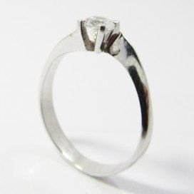 SORTIJA ORO BLANCO PIEDRA