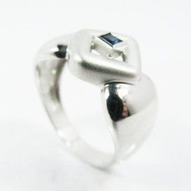 SORTIJA Y PENDIENTES ORO BLANCO PIEDRA