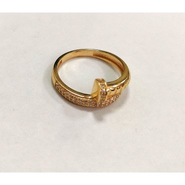 SORTIJA ORO AMARILLO PIEDRA MODELO  CLAVO                             