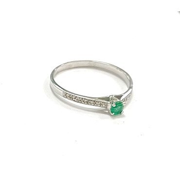 SORTIJA ORO BLANCO BRILLANTES Y ESMERALDA                             
